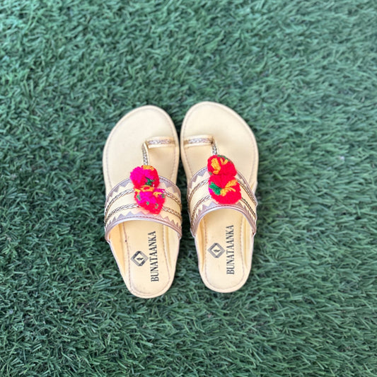 Girls Kolhapuris Bunataanka